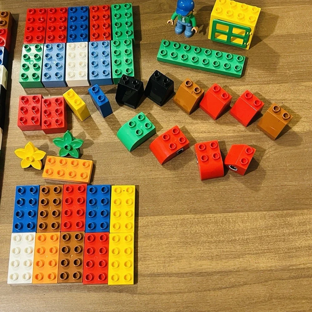Lego Duplo Mixed Lot 100 Pieces - Lego Man - Window - Flowers‎ - in large Tub